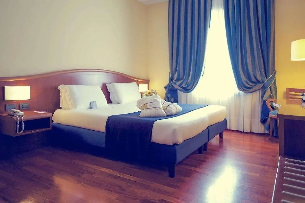 **** Hotel Mercure Genova San Biagio Italien